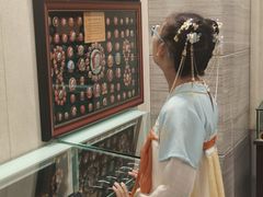 -毛泽东像章珍藏馆