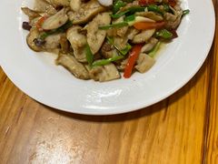 腊肉炒牛肝菌-翕庐小苑