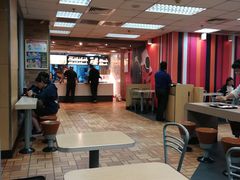 -麦当劳(新城市广场店)
