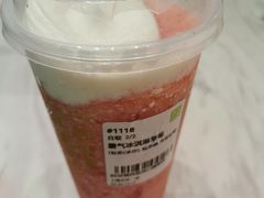 霸气冰激凌草莓-奈雪的茶(市百一店)