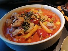 酸彩椒蛤蜊煮牛蛙-Ameigo梅果·云贵川bistro(长宁来福士店)