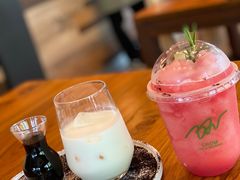 -Chom Cafe and Restaurant