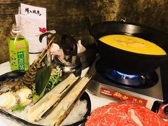 -鲜入围煮花胶鸡海鲜火锅