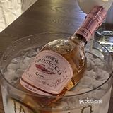 青岛探店｜𝐈𝐍𝐈𝐙𝐈𝐎🍾捕捉浪漫的餐酒吧