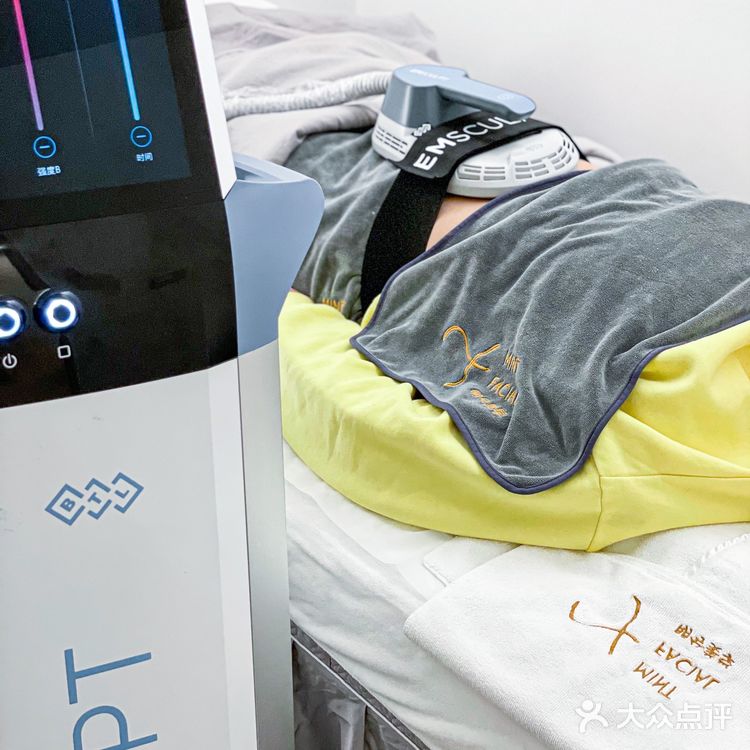 成都｜卡戴珊同款美体黑科技‼️躺着Get腹肌