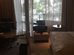 -上海滴水湖皇冠假日酒店