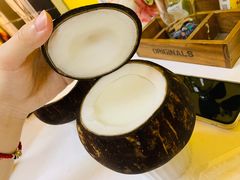 -志龙皇冠吃货椰子铺