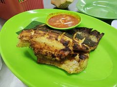 -明记烧鱼美味店