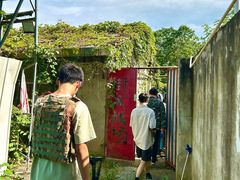 -东湖小天池真人CS彩弹野战基地
