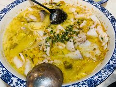 非常鲟常酸菜鱼-你鲟欢·香茅柠檬鱼(金沙店)