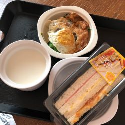 -堃腾月子会所