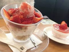 草莓优酪雪-满记甜品(荟聚购物中心店)