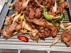 炒烤羊肉-小船渔村•大连菜•大连焖鱼(黄河路店)
