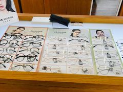 -视野联行眼镜•蔡司•依视路(温江店)