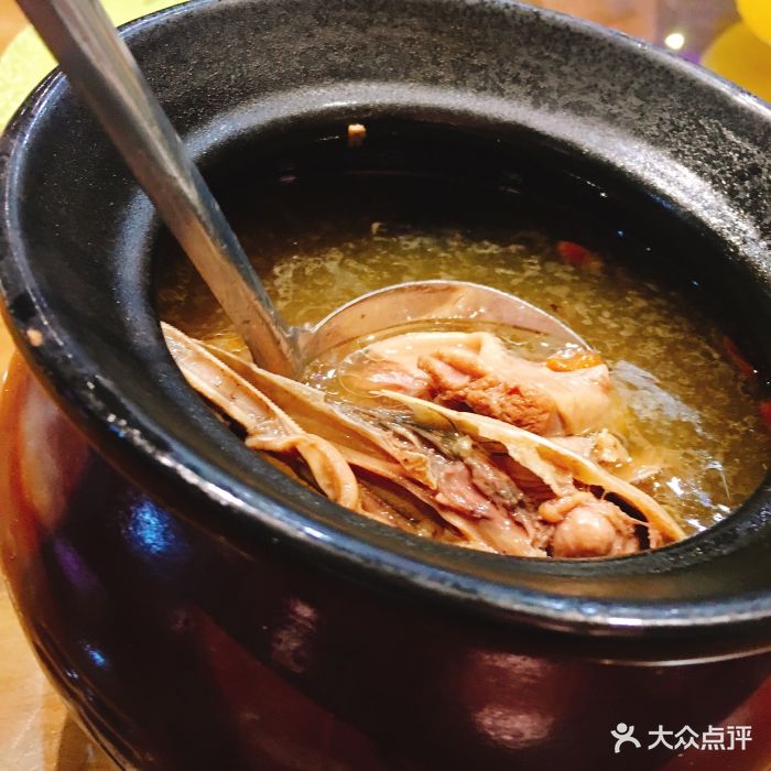 味尚艺术湘菜茶树菇炖老鸭汤图片