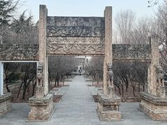 -衡王府石坊