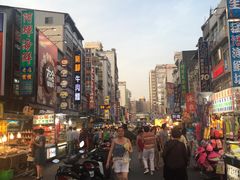 -六合夜市
