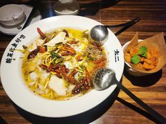 老坛子酸菜鱼（鲈鱼3-4人份）-太二酸菜鱼(广州IFC国金天地店)