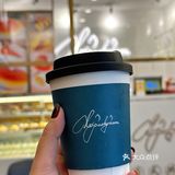 扬名广场一楼开了一家专门吃芝士蛋糕的店