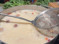 -尚尚仙·酸汤猪手·猪肚鸡火锅(华联万柳购物中心店)