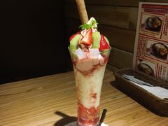 草莓奇异果椰果酸奶芭菲-Ufufu cafe(天神巷店)