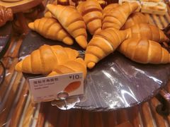 海盐羊角面包-巴黎贝甜(大宁国际商业广场店)