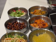 -山野的朋友露营炭火烤肉