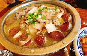 Warm Spring Pig Slaughter Dish