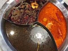 艳红酸辣三拼锅-陳艳红火锅(港汇店)