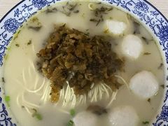 鱼丸雪菜肉丝面-面婆婆东台鱼汤面(湛江路店)