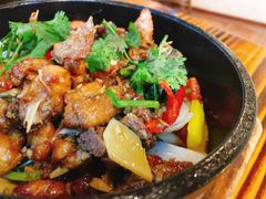 石锅香草鸡-百年银屏蚝烙·潮汕菜·非遗(乐山店)