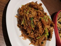 月牙骨炒酸菜-北李妈妈菜·虾爬子大锅贴(贵和店)