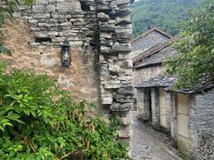 -高荡千年布依古寨旅游景区