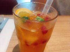 嗨杯水果茶-必胜客(花舞大唐博物馆店)