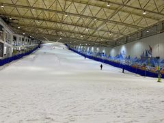 -乔波室内滑雪场