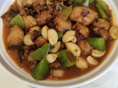 鮰鱼头鱼二吃—红烧-巴陵全鱼席(湖南老字号汴河街店 )