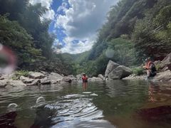 -安吉龙王山峡谷漂流