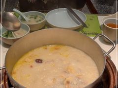-洪氏嗨捞·猪肚鸡火锅(阳光天地店)