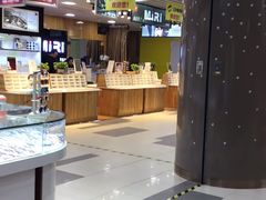 -MiRi眼镜连锁·蔡司·尼康控优点合作店(莘庄店)