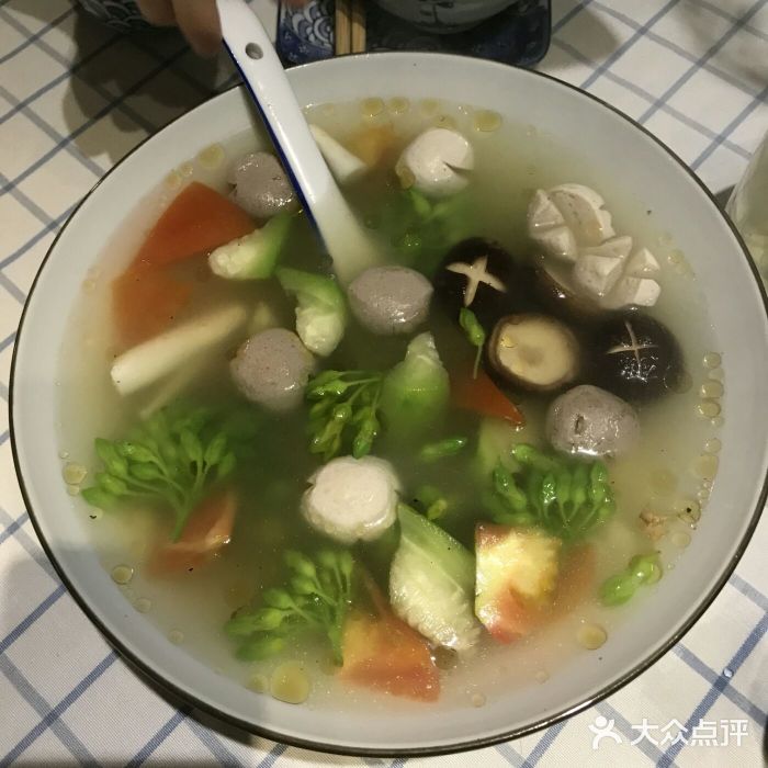 在湖边私厨小馆三鲜丸子汤图片