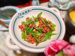 辣椒炒个肉-佬麻雀·新湘菜(珠海金发购物中心店)