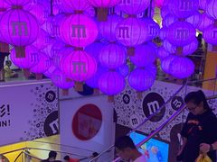 -m豆巧克力世界(上海世茂广场店)
