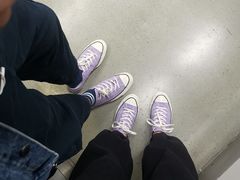 -京伟修鞋洗鞋奢侈品皮具护理店