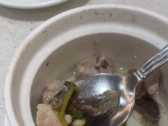 -香港新发烧腊茶餐厅(水围店)