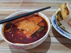 麻辣米线-老字号杨坡红油米线腊汁肉夹馍(东四道巷店)