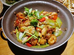 泡子姜烧牛蛙-吃饭皇帝大(合生汇店)