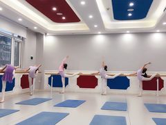 -艺彩童馨舞蹈培训学校(西湖道校区)