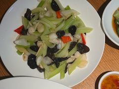 -顺风汤馆·广府粤菜(江宸天街店)