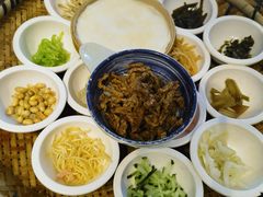 -包整·丝娃娃(一览甲秀楼风景店)