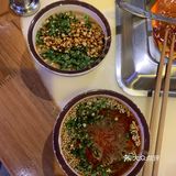 锅底点了鸳鸯锅底牛油锅，虽然点了微辣